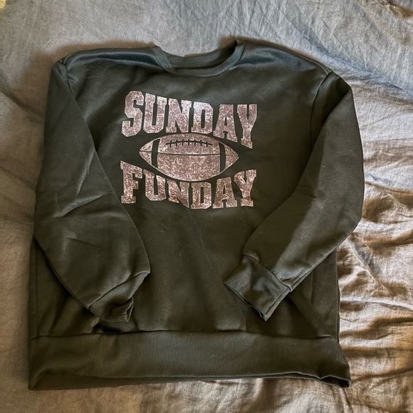 Tops - SUNDAY 🏈FUNDAY SWEATSHIRT